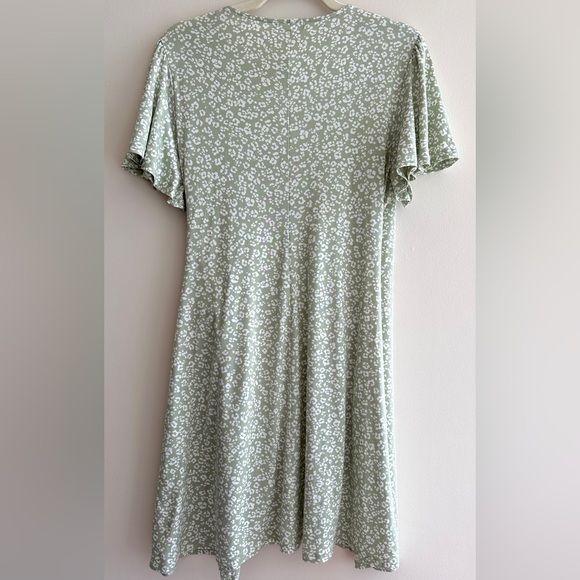 nine britton Green and White Animal Print Stretch Wrap Dress, Size Large - Picture 13 of 16